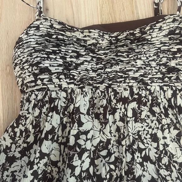 Abercrombie & Fitch Crinkle Texture Maxi Dress Size Small - Picture 3 of 5